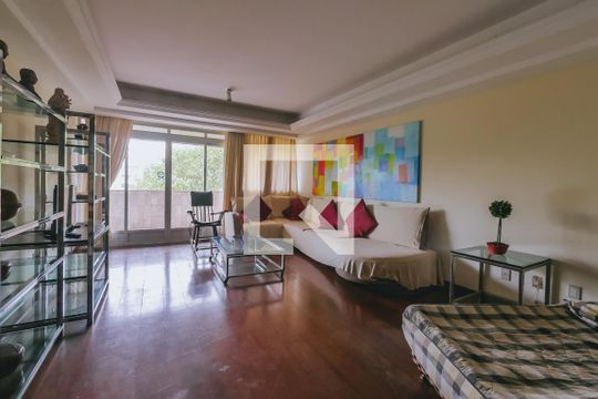 Apartamento para alugar com 4 quartos, 217m² em Ondina, Salvador