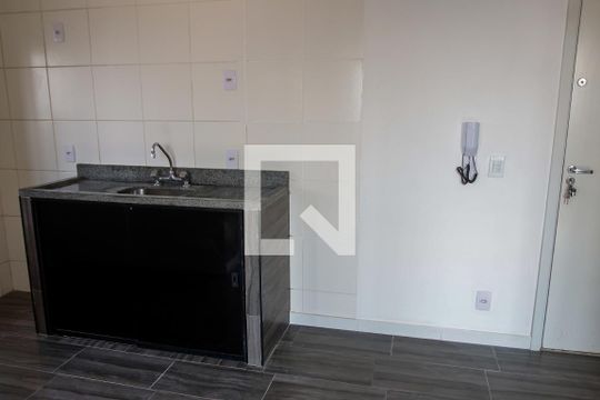 Cozinha de apartamento para alugar com 2 quartos, 36m² em Presidente Altino, Osasco
