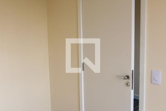 Quarto 1 de apartamento para alugar com 2 quartos, 36m² em Presidente Altino, Osasco