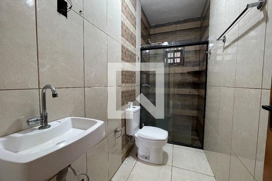 Banheiro de casa à venda com 2 quartos, 100m² em Vicentina, São Leopoldo