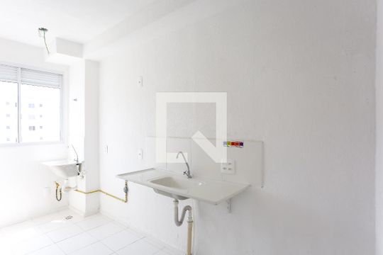 cozinha /serviço de apartamento para alugar com 2 quartos, 42m² em Jardim do Lago, São Paulo