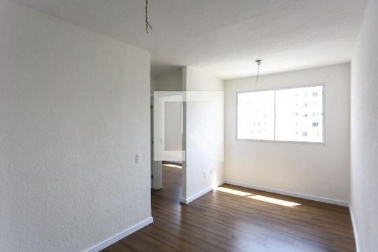 Apartamento para alugar com 2 quartos, 42m² em Jardim do Lago, São Paulo