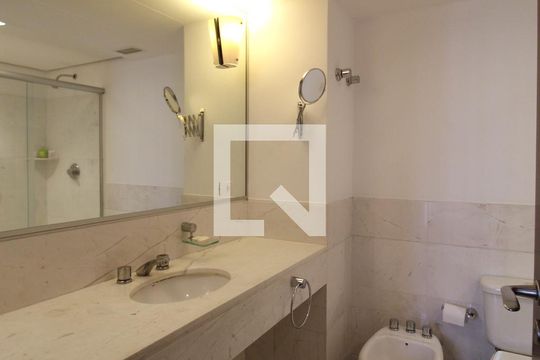 Banheiro da Suíte 1 de apartamento para alugar com 2 quartos, 82m² em Itaim Bibi, São Paulo