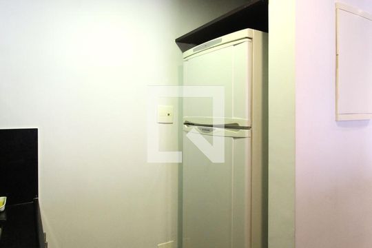 Cozinha de apartamento para alugar com 2 quartos, 82m² em Itaim Bibi, São Paulo