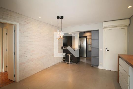Sala de apartamento para alugar com 2 quartos, 67m² em Vila Olímpia, São Paulo