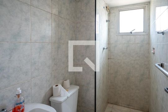 Banheiro de apartamento à venda com 2 quartos, 60m² em Cidade Nova Heliópolis, São Paulo