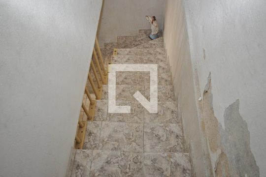 Escada de casa à venda com 2 quartos, 150m² em Jardim Brasil (zona Norte), São Paulo