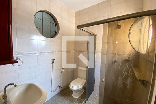 Banheiro de apartamento à venda com 3 quartos, 160m² em Higienópolis, Rio de Janeiro