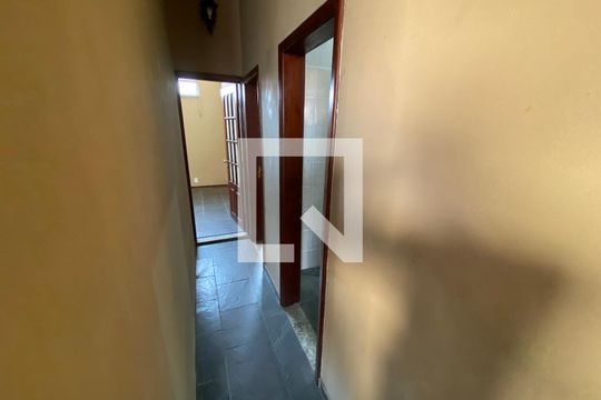 Corredor de apartamento à venda com 3 quartos, 160m² em Higienópolis, Rio de Janeiro