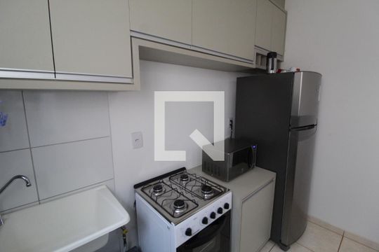 Cozinha de apartamento para alugar com 2 quartos, 45m² em Chácaras Tubalina E Quartel, Uberlândia