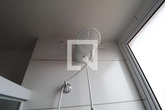 Banheiro Social de apartamento para alugar com 2 quartos, 45m² em Chácaras Tubalina E Quartel, Uberlândia