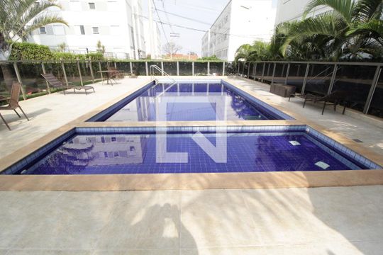 Área comum - Piscina de apartamento para alugar com 2 quartos, 45m² em Chácaras Tubalina E Quartel, Uberlândia