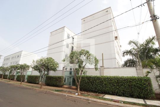 Fachada de apartamento para alugar com 2 quartos, 45m² em Chácaras Tubalina E Quartel, Uberlândia