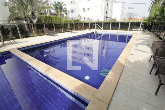 Área comum - Piscina de apartamento para alugar com 2 quartos, 45m² em Chácaras Tubalina E Quartel, Uberlândia
