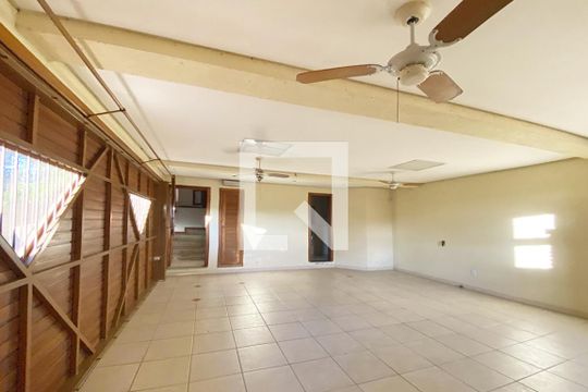 Garagem e Churrasqueira de casa à venda com 3 quartos, 215m² em Pinheiro, São Leopoldo