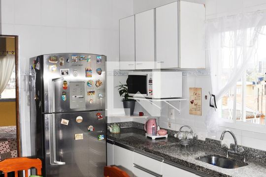 Cozinha de casa para alugar com 2 quartos, 78m² em Parque Panamericano, São Paulo