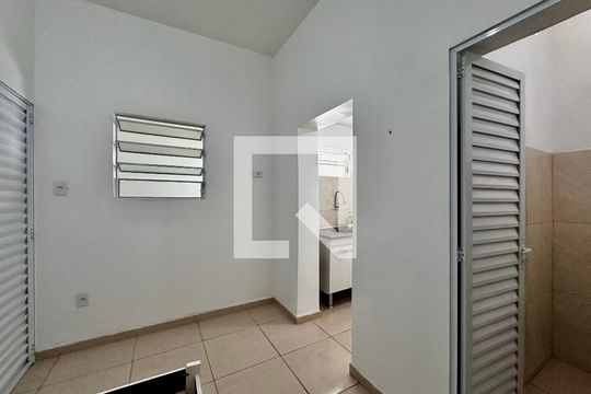 Quarto de kitnet/studio para alugar com 1 quarto, 10m² em Santo Amaro, São Paulo