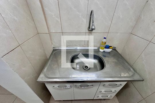 Cozinha de kitnet/studio para alugar com 1 quarto, 10m² em Santo Amaro, São Paulo