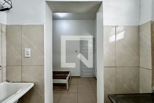 Cozinha de kitnet/studio para alugar com 1 quarto, 10m² em Santo Amaro, São Paulo
