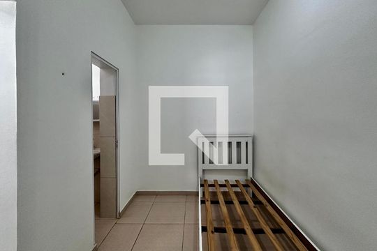 Quarto de kitnet/studio para alugar com 1 quarto, 10m² em Santo Amaro, São Paulo