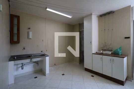 Área de Serviço de apartamento à venda com 3 quartos, 205m² em Vila Bastos, Santo André