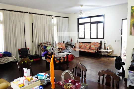 Sala de casa à venda com 5 quartos, 450m² em Jacarepaguá , Rio de Janeiro
