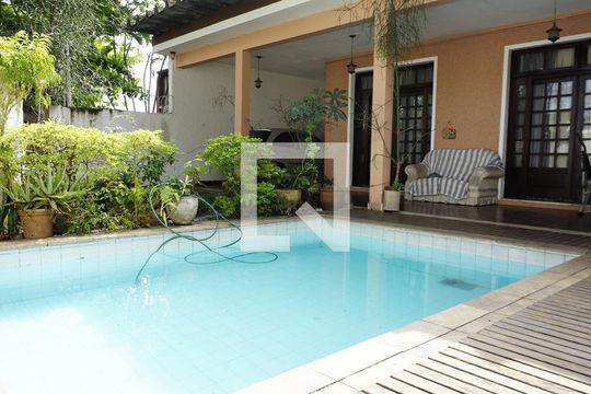 Casa à venda com 5 quartos, 450m² em Jacarepaguá , Rio de Janeiro