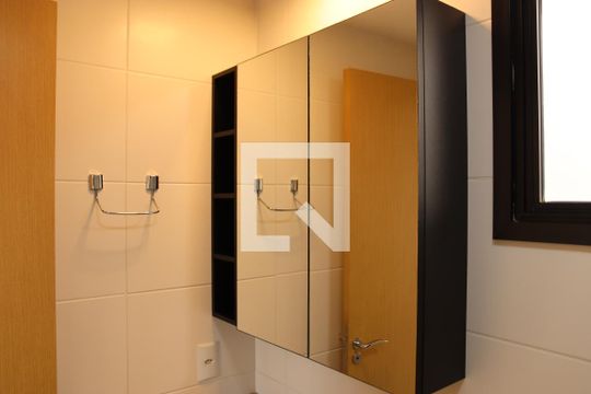 Banheiro da Suíte de apartamento para alugar com 2 quartos, 56m² em Condomínio Residencial Santa Rita, Goiânia