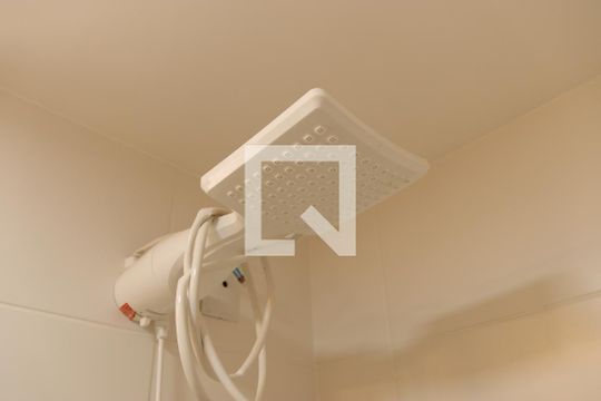 Banheiro de apartamento para alugar com 2 quartos, 56m² em Condomínio Residencial Santa Rita, Goiânia