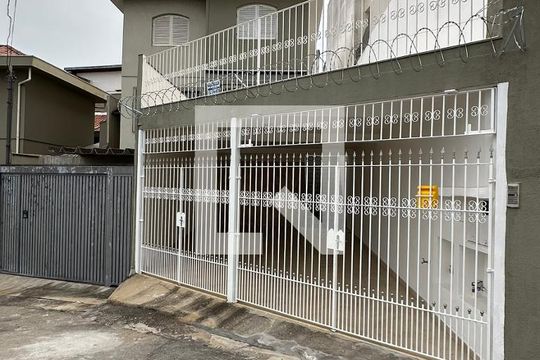 Fachada de casa à venda com 3 quartos, 140m² em Vila Polopoli, São Paulo