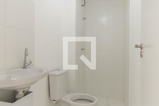 Banheiro de apartamento para alugar com 2 quartos, 30m² em Vila Curuçá Velha, São Paulo