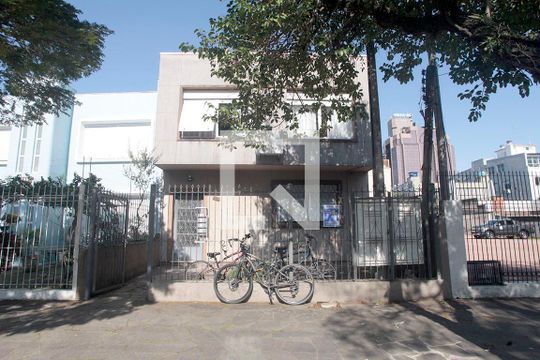 Fachada de apartamento à venda com 2 quartos, 87m² em Santana, Porto Alegre