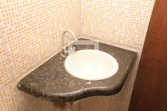 Banheiro de casa para alugar com 2 quartos, 45m² em Samambaia, Brasília