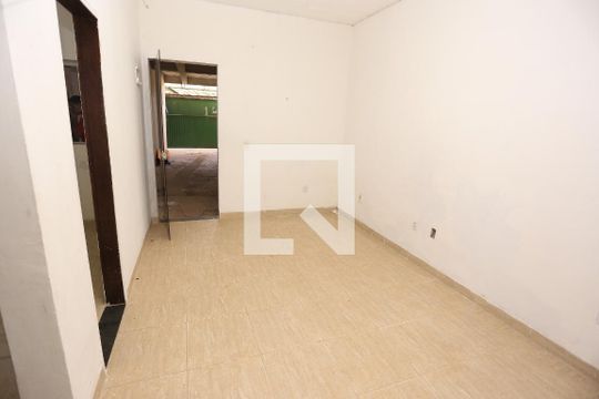 Sala  de casa para alugar com 2 quartos, 45m² em Samambaia, Brasília