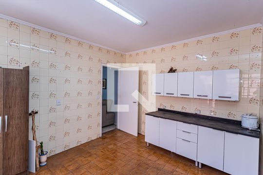 Cozinha de casa à venda com 4 quartos, 270m² em Vila Picinin, São Paulo
