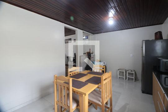 Cozinha de casa à venda com 2 quartos, 88m² em Harmonia, Canoas
