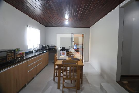Cozinha de casa à venda com 2 quartos, 88m² em Harmonia, Canoas