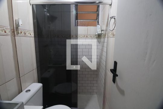 Banheiro de casa à venda com 2 quartos, 88m² em Harmonia, Canoas