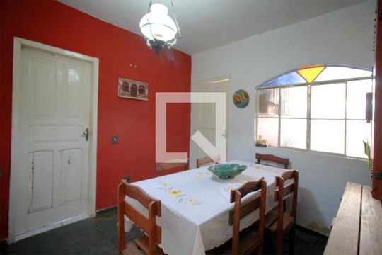 Sala  de casa à venda com 3 quartos, 396m² em Esplanada, Belo Horizonte