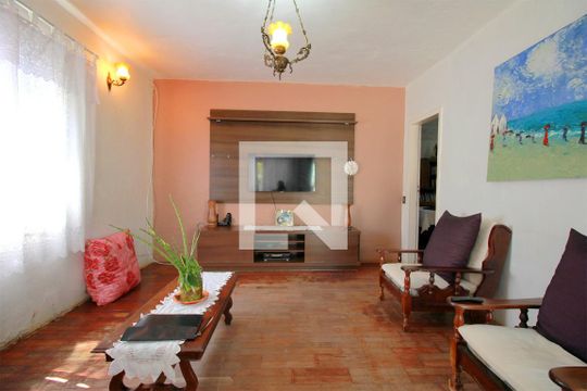 Sala  de casa à venda com 3 quartos, 396m² em Esplanada, Belo Horizonte