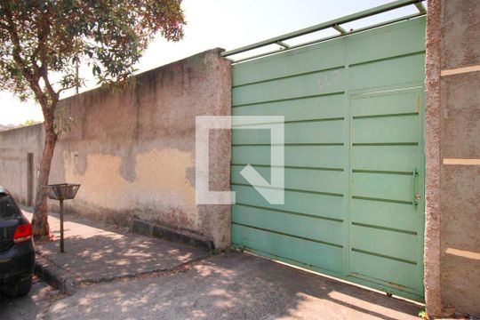 Fachada de casa à venda com 3 quartos, 396m² em Esplanada, Belo Horizonte