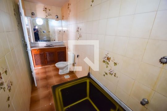 Banheiro Social de casa para alugar com 2 quartos, 93m² em Méier, Rio de Janeiro
