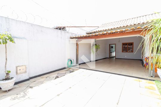 Garagem de casa à venda com 4 quartos, 256m² em Santa Amélia, Belo Horizonte