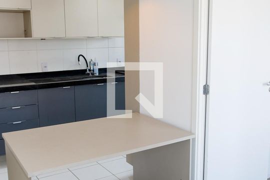 sala de apartamento para alugar com 2 quartos, 37m² em Presidente Altino, Osasco