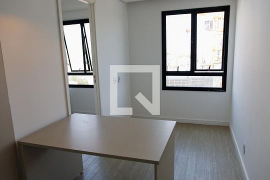 Apartamento para alugar com 2 quartos, 37m² em Presidente Altino, Osasco