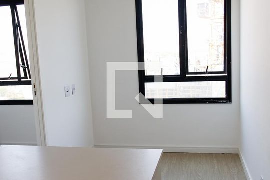 sala de apartamento para alugar com 2 quartos, 37m² em Presidente Altino, Osasco