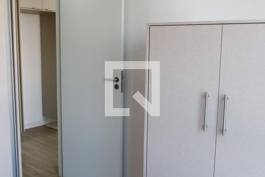 Quarto 1 de apartamento para alugar com 2 quartos, 37m² em Presidente Altino, Osasco