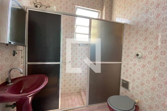 Banheiro de apartamento à venda com 2 quartos, 60m² em Inhaúma, Rio de Janeiro
