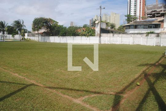 Campo de Futebol de casa de condomínio para alugar com 5 quartos, 420m² em Jaguaribe, Salvador