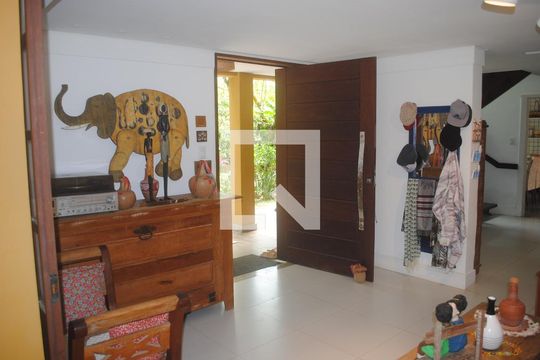 Sala de casa de condomínio para alugar com 5 quartos, 420m² em Jaguaribe, Salvador